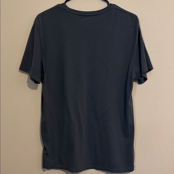 Old navy t-shirt - Picture 2 of 4